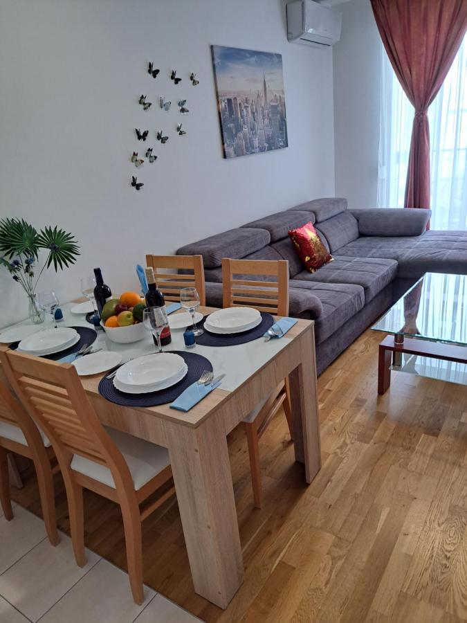 Mariposa: Balcony Apartment with Parking Near Split's Largest Mall Exterior photo