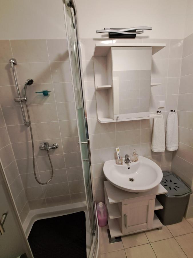 Mariposa: Balcony Apartment with Parking Near Split's Largest Mall Exterior photo